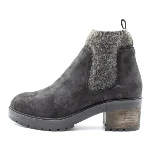 Crown Vintage June Chelsea Ankle Boots Nubuck Leather Black Colour For Women