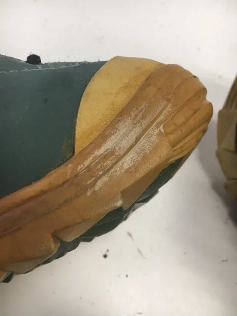 Used Burton MOTO Green/Cream/Blue Womens Size 7 Snowboard Boots